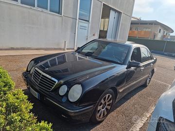 Pezzi di ricambio per Mercedes W210
