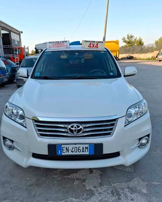 Toyota RAV 4 Crossover 2.2 D-4D 150 CV Lounge 4X4 