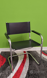 Sedia vintage Mart Stam pelle nera con braccioli