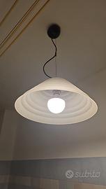 Lampadario a sospensione moderno in vetro satinato
