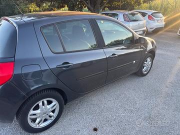 Renault Clio 1.2 16V 5 porte Le Iene