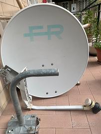 Parabola + illuminatore + staffa ancoraggio