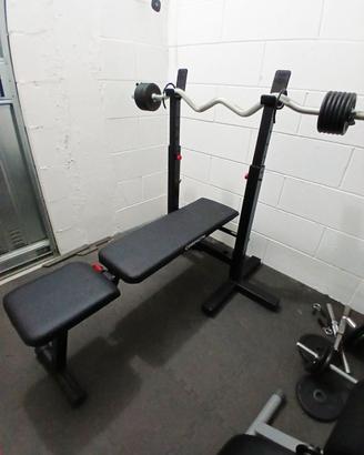Panca piana inclinabile con bilanciere. Come nuova