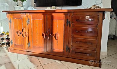 Mobile rustico in abete