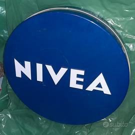 Insegna Nivea bifacciale in metallo 50cm anni '60