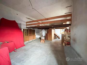 MAGAZZINO A CRANDOLA VALSASSINA