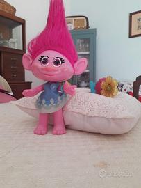 TROLLS BAMBOLA POPPY e BRACCIALETTO INTERATTIVO