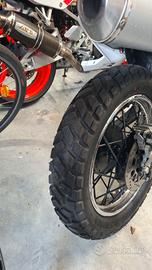 coppia gomme metzeler enduro 90-90/21 e 120-90-17