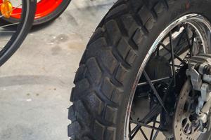 coppia gomme metzeler enduro 90-90/21 e 120-90-17