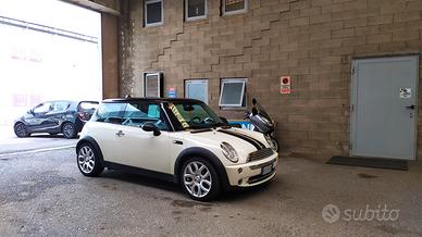 Mini Cooper 1.6 85KW Benzina