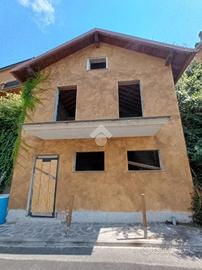 3 LOCALI A OLEVANO ROMANO