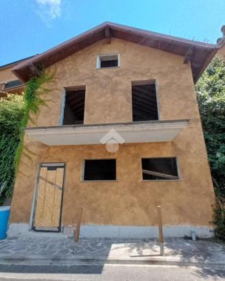 3 LOCALI A OLEVANO ROMANO