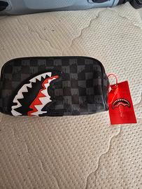 astuccio sprayground 