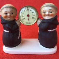 Frati con termometro porcellana Goebel anni 60
