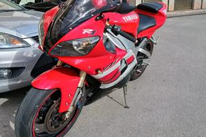 Yamaha R1 a carburatore 