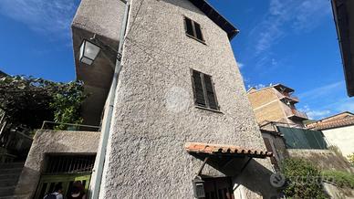 2 LOCALI A SERRONE