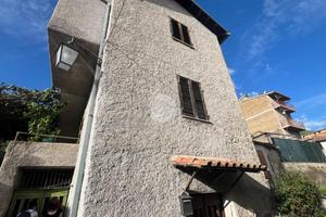 2 LOCALI A SERRONE