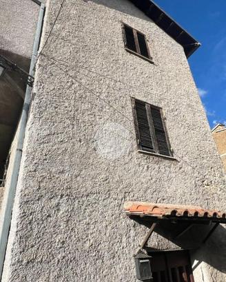 2 LOCALI A SERRONE