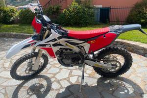 Moto enduro fantic 250 immatricolata ottobre 2024