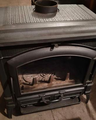 Stufa a legna NORDICA modello “Isotta” da 12 kW