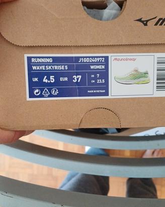 scarpe da corsa nuove