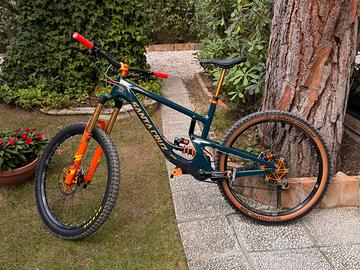 SANTA CRUZ NOMAD Carbon