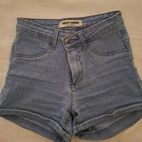 pantaloncini corti 