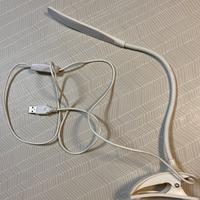 Lampada LED da tavolo con clip e cavo USB bianca