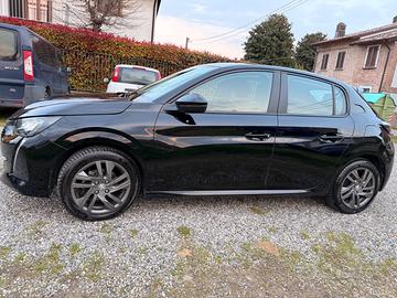 Peugeot 208 active pack neopatentati