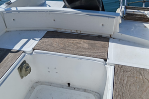 Barca motore open prendisole