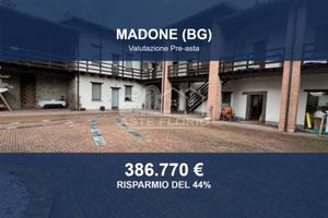 Immobile in asta di 1511 m² a Madone