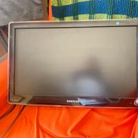 TV più Ps3.. 3 jostik ed 1 gioco