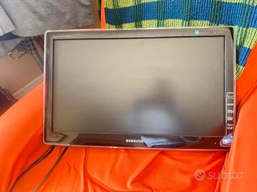 TV più Ps3.. 3 jostik ed 1 gioco