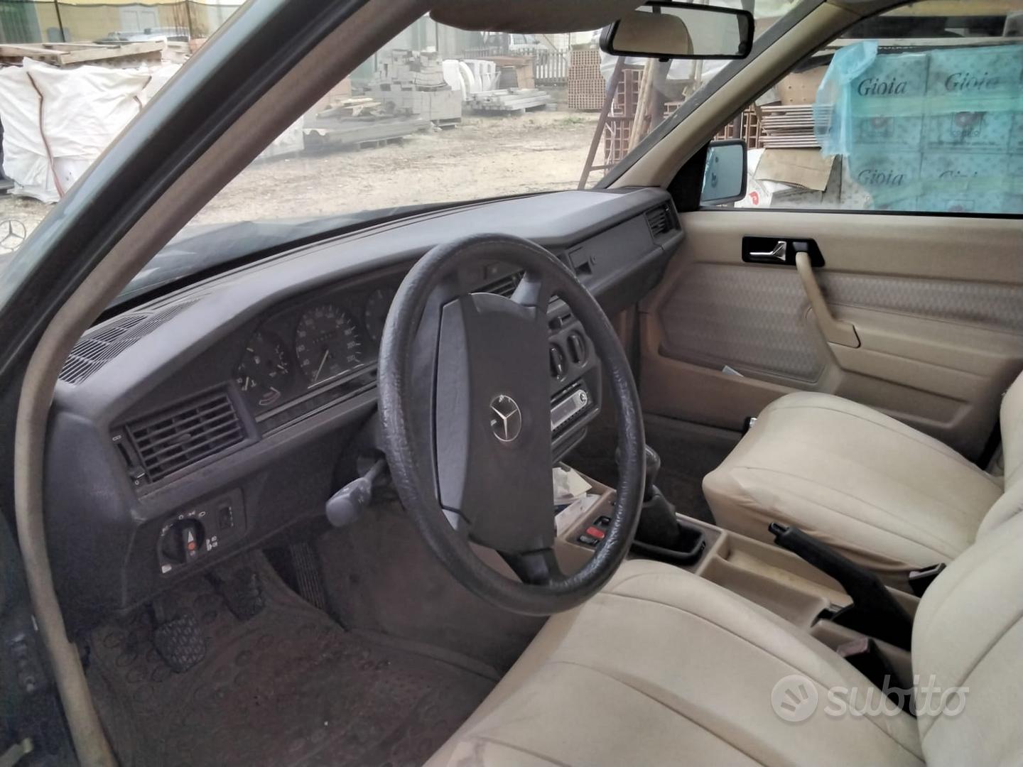 Mercedes-Benz 190 1989 photo 2
