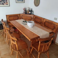 Cristalliera con tavolo e giropanca