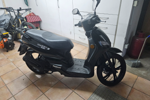 Scooter Peugeot Tweet 2017