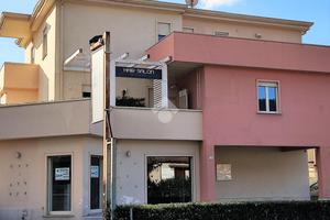 NEGOZIO A SANTA MARIA A VICO