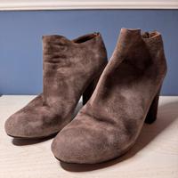 Stivaletto marrone scamosciato