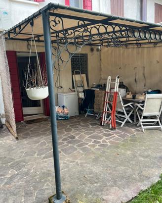 Pergola addossata struttura in ferro gia smontata