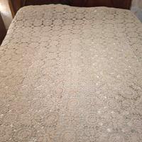 copriletto all'uncinetto 