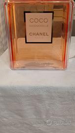 Factice Cocò Chanel originale gigante