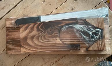 Tagliere prosciutto con coltello