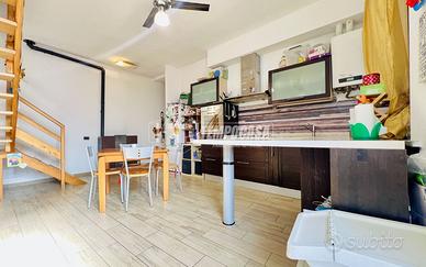 Appartamento su Due Livelli con Box e Locale Sgomb