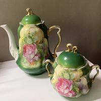 Teiera e zuccheriera antiche