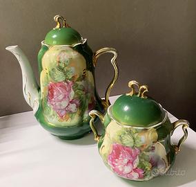 Teiera e zuccheriera antiche