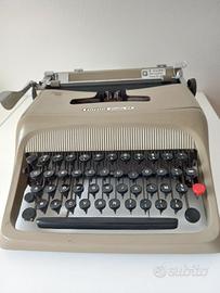 macchina da scrivere Olivetti Studio 44