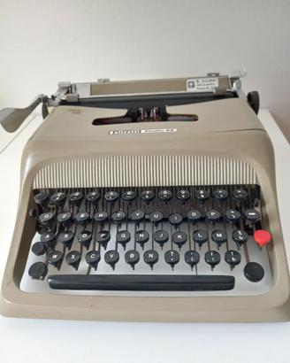 macchina da scrivere Olivetti Studio 44