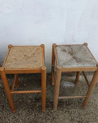 Sgabelli in legno 