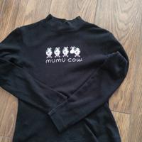 T-shirt nera manica lunga.taglia S.. 12 anni