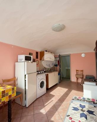 3 LOCALI A LOCANA